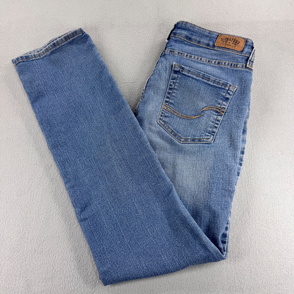 Signature Levi Strauss Womens Modern Straight Jeans Medium Wash 4M W27 L32